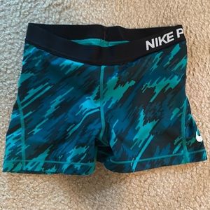 Nike Pro Women’s spandex size medium shorts